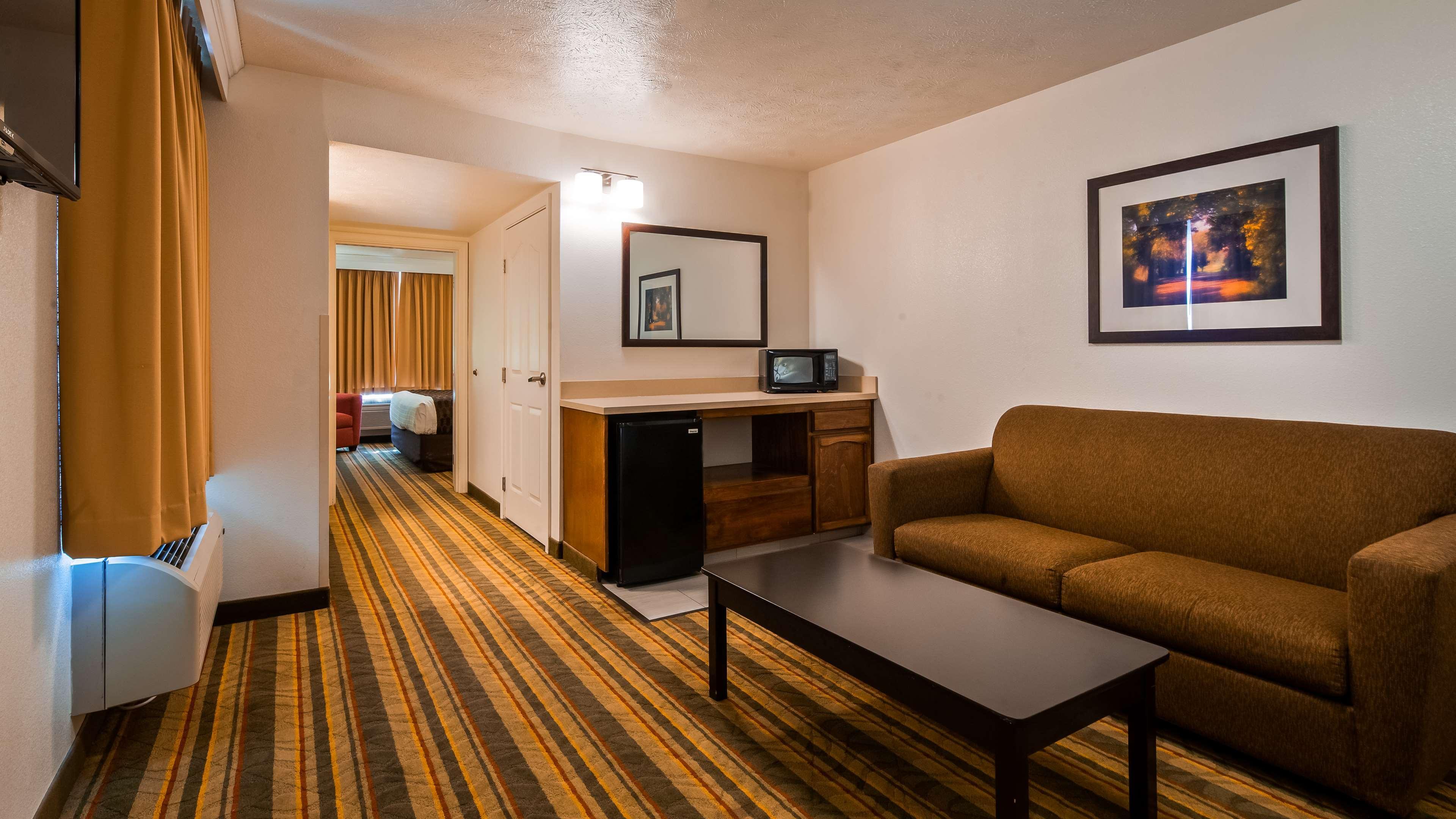 Best Western Visalia Hotel Екстер'єр фото
