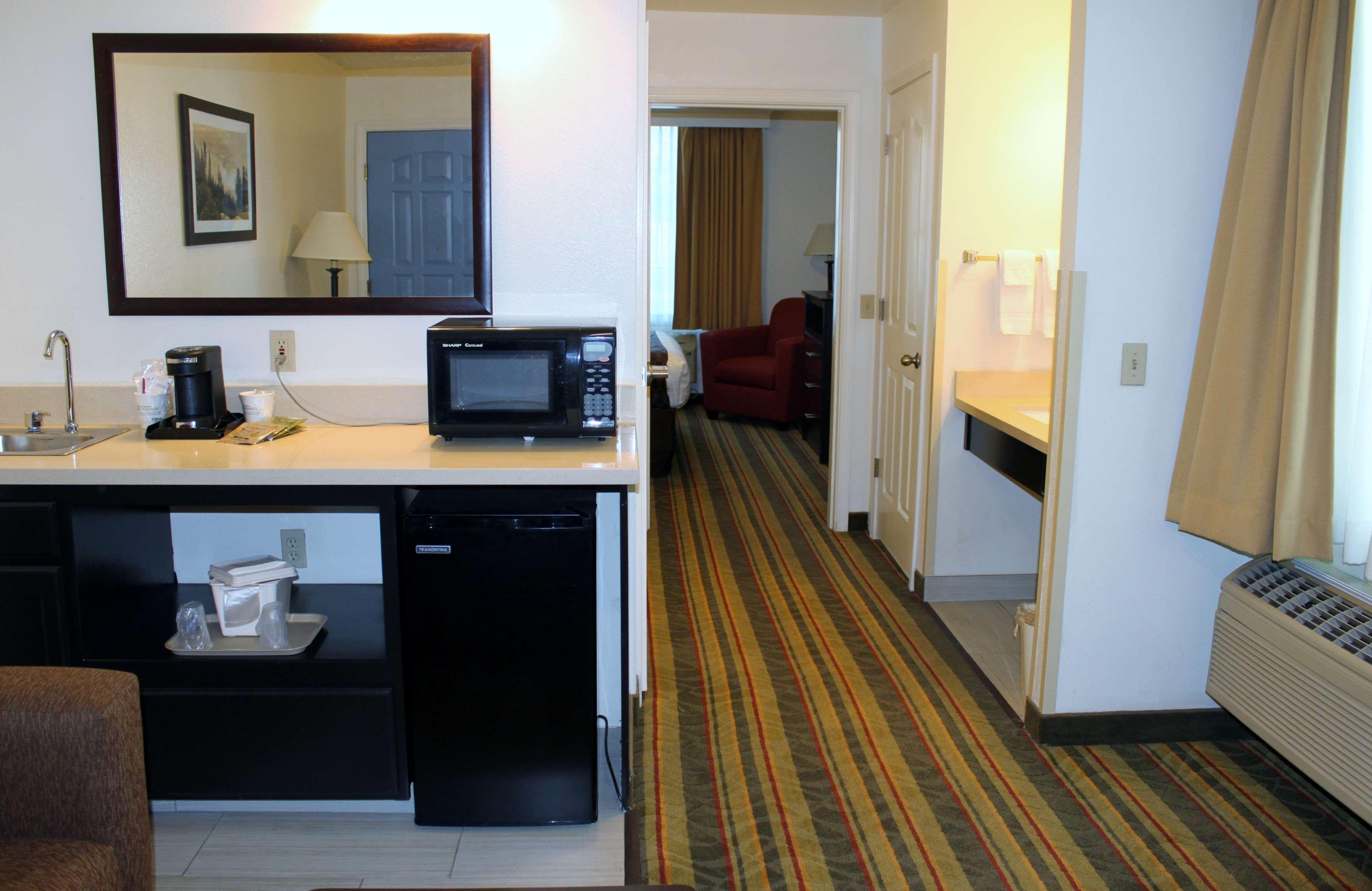 Best Western Visalia Hotel Екстер'єр фото
