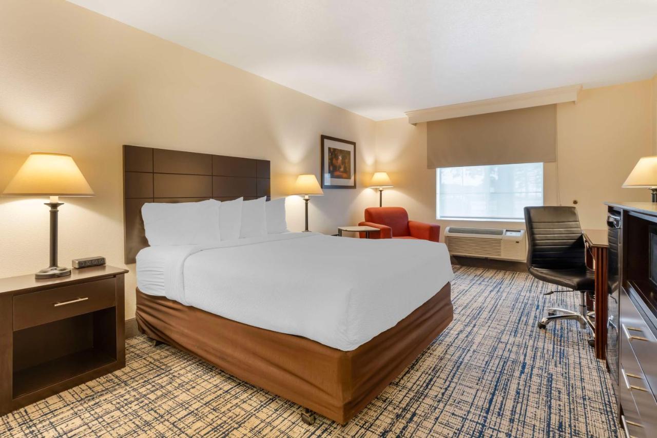 Best Western Visalia Hotel Екстер'єр фото