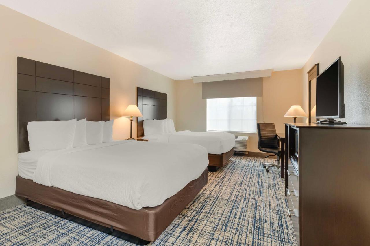 Best Western Visalia Hotel Екстер'єр фото