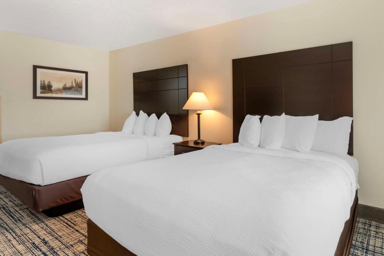 Best Western Visalia Hotel Екстер'єр фото