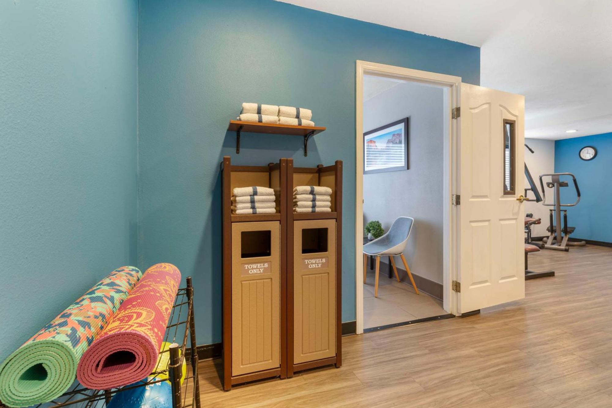 Best Western Visalia Hotel Екстер'єр фото