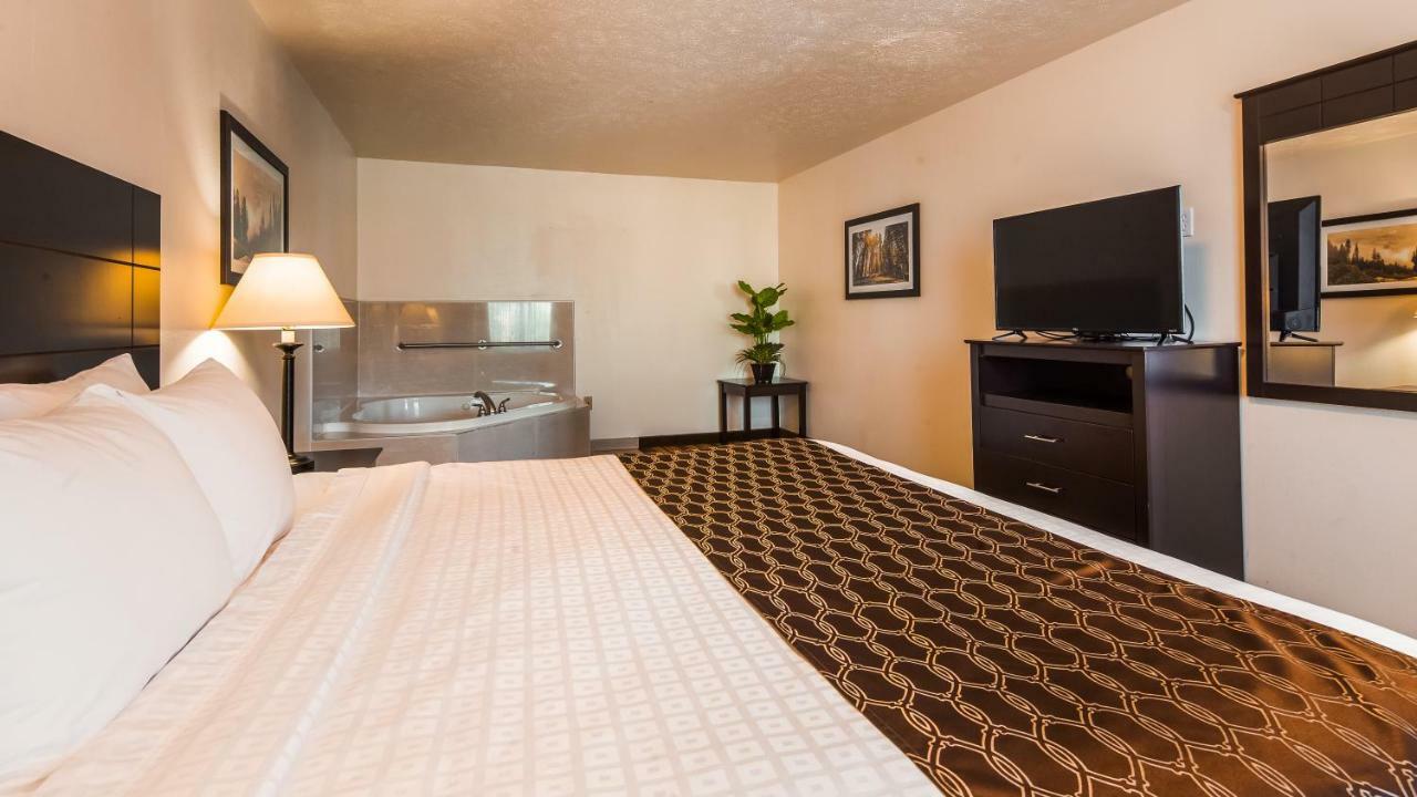 Best Western Visalia Hotel Екстер'єр фото